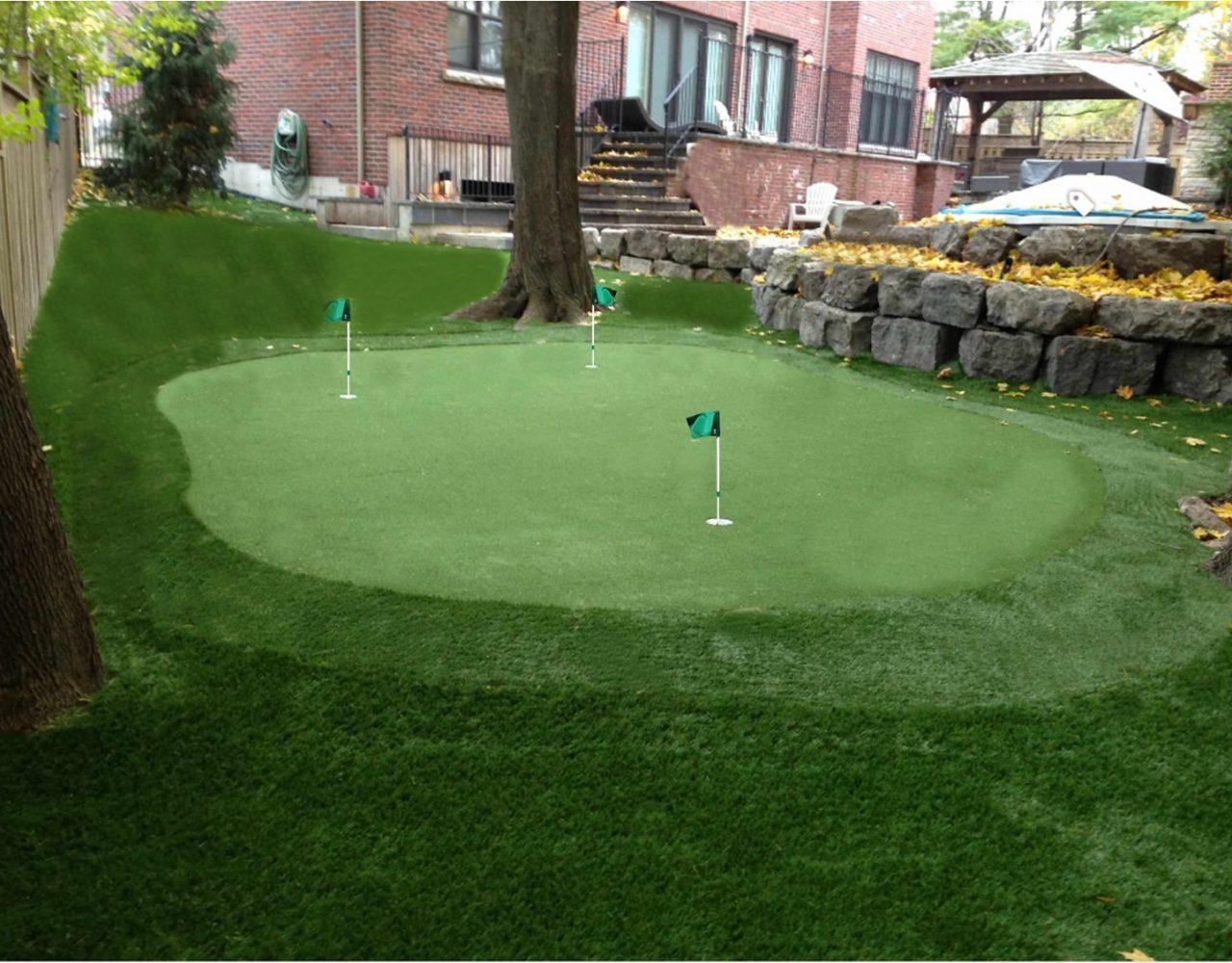 3-hole green with landscape grass surround